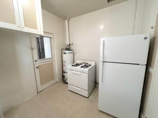 Building Photo - 1056 Euclid Ave