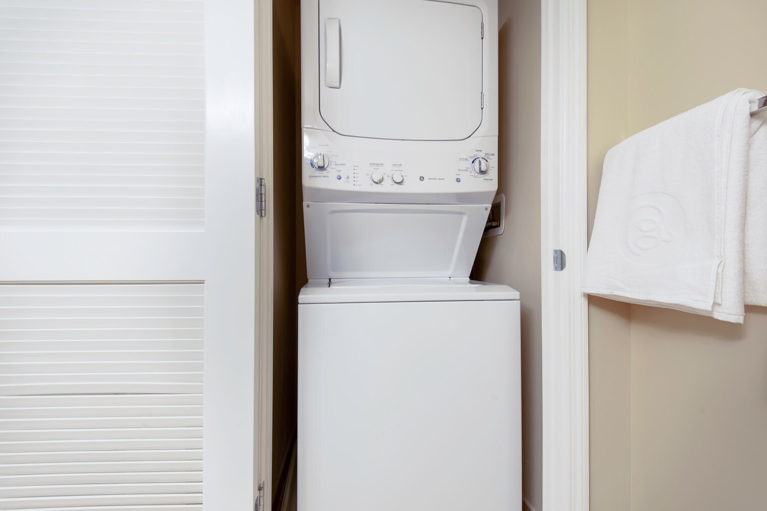 Building Photo - 415 L St NW