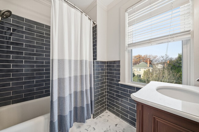 Building Photo - 710 Georgia Ave