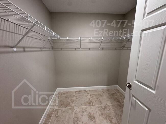 Building Photo - 734 Micco St SW