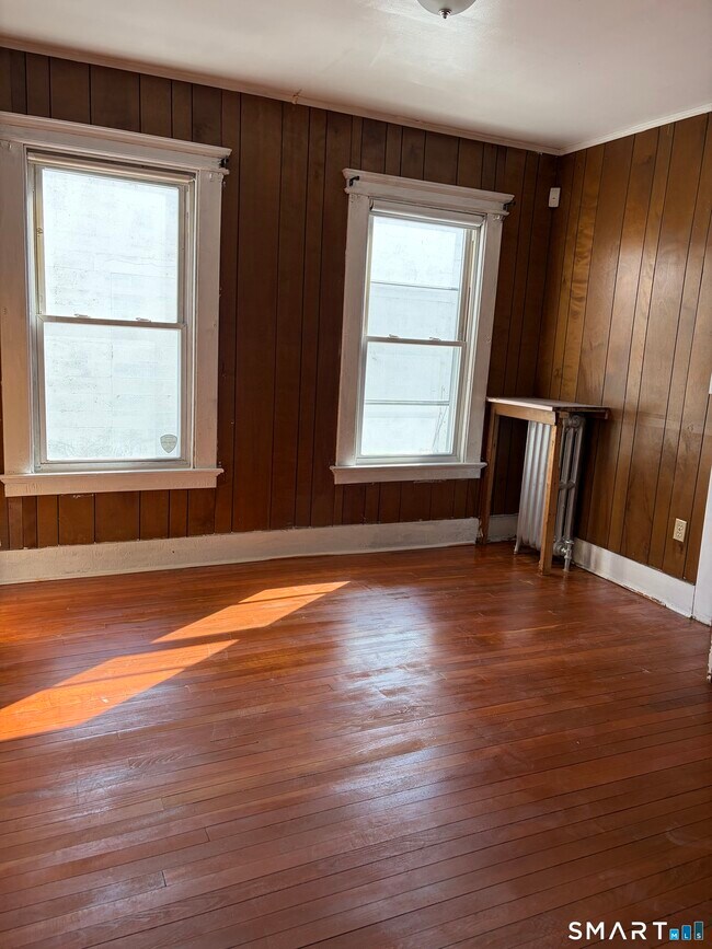 Building Photo - 1821 E Main St