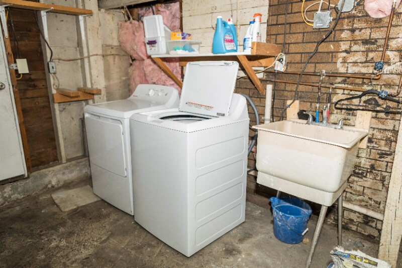 Building Photo - 1363 Frankstown Rd