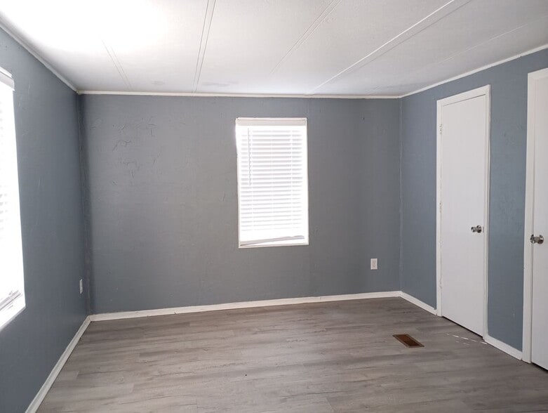 Building Photo - 14033 Bream Dr