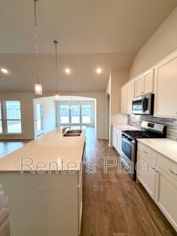 Building Photo - 1813 E Van Buren St