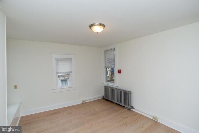 Building Photo - 37 S 13th St