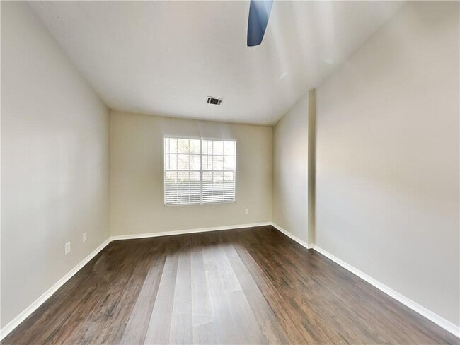 Building Photo - 410 Rill Crest Ct