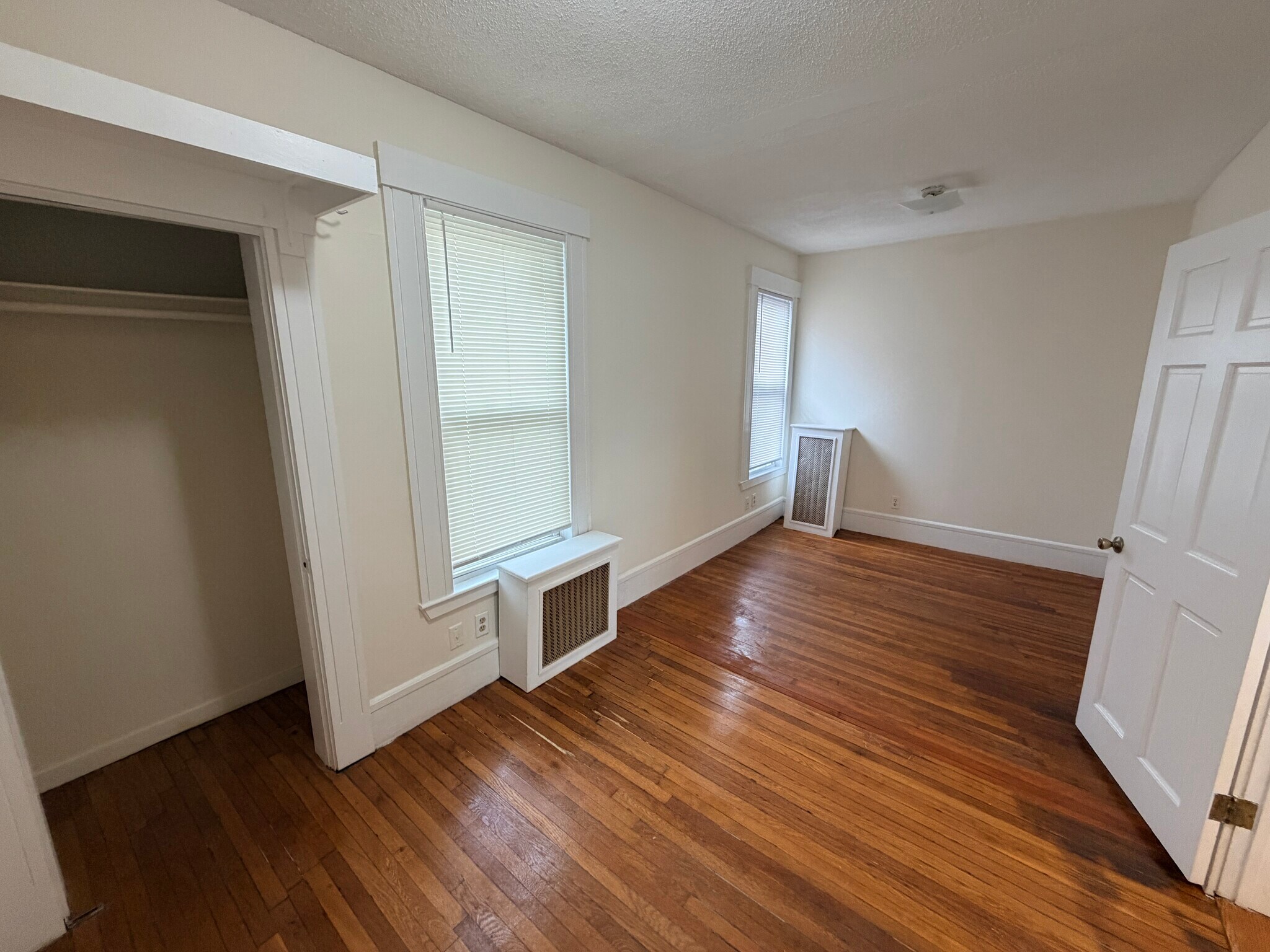 Building Photo - 543 Broadway