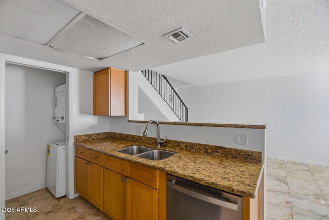 Building Photo - 6627 N 27th Ave