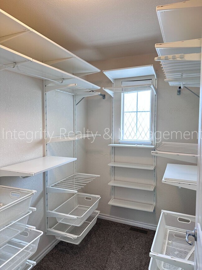 Building Photo - 10644 Wildhurst Cir