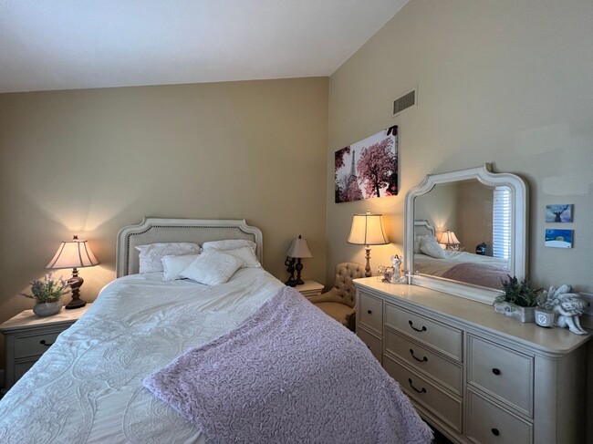 Building Photo - 5 Coldstream, 47