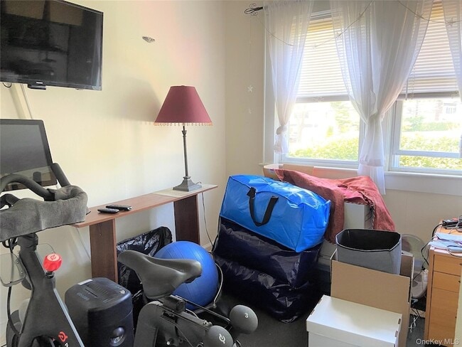 Building Photo - 42 Hamilton Rd