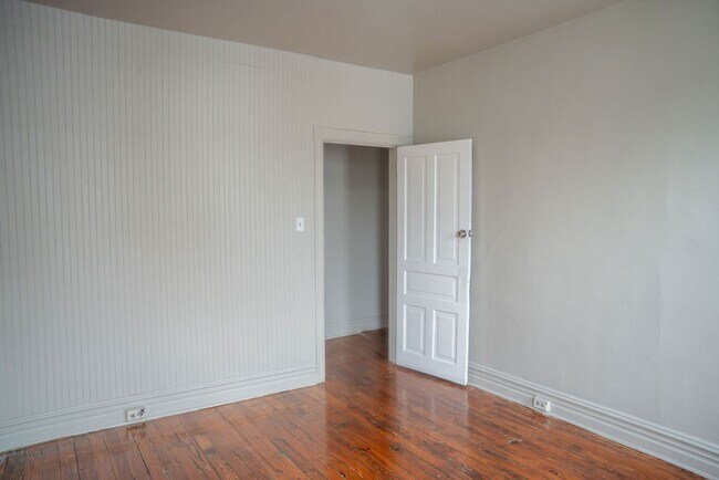 Building Photo - Spacious 4-Bedroom Home Near Kutztown University – Prime Downtown Location