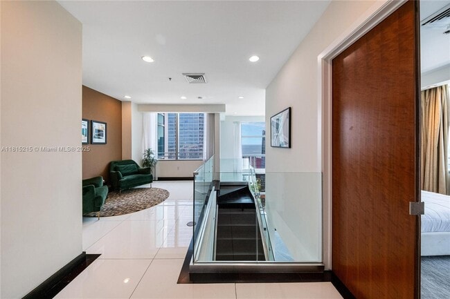 Building Photo - 1395 Brickell Ave