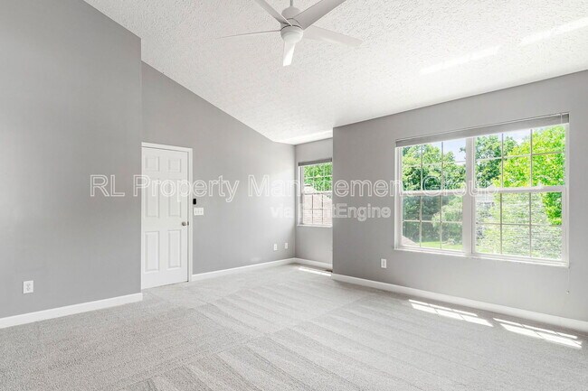 Building Photo - 5551 Ainsley Dr