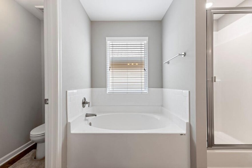 Building Photo - 1010 Valley Rock Dr