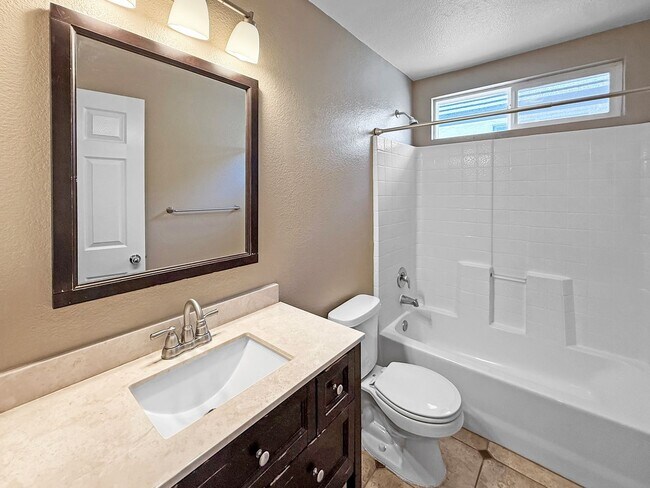 Building Photo - Beautifully Upgraded 3BR/2.5BA Townhome in...