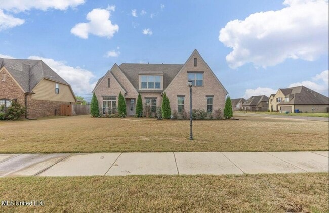 Building Photo - Centerhill Schools, beautiful corner lot w...