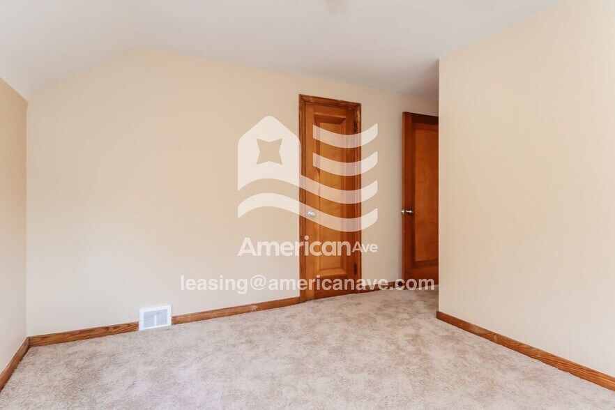 Building Photo - 65 W Bellecrest Ave