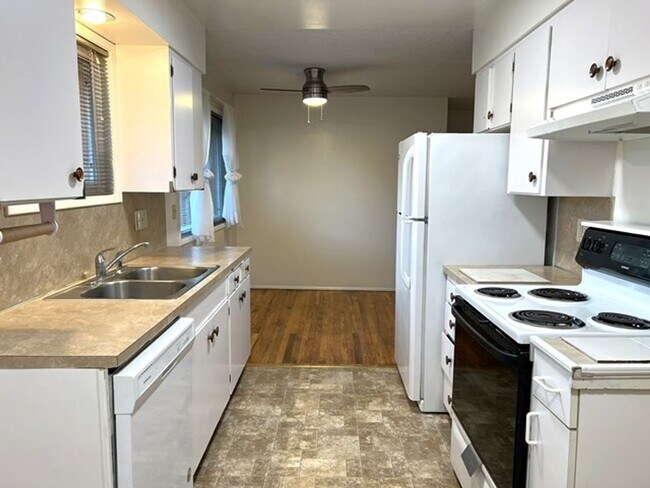 Building Photo - haym01*