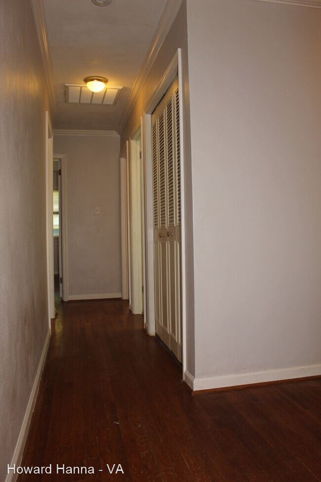 Building Photo - 4 br, 3 bath House - 605 Runnymede Court