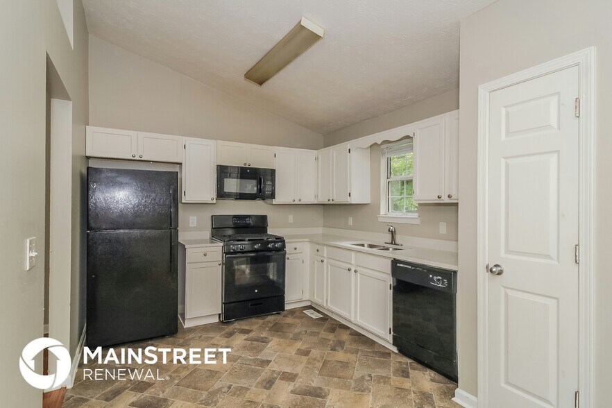 Building Photo - 124 Emerald Pines Dr