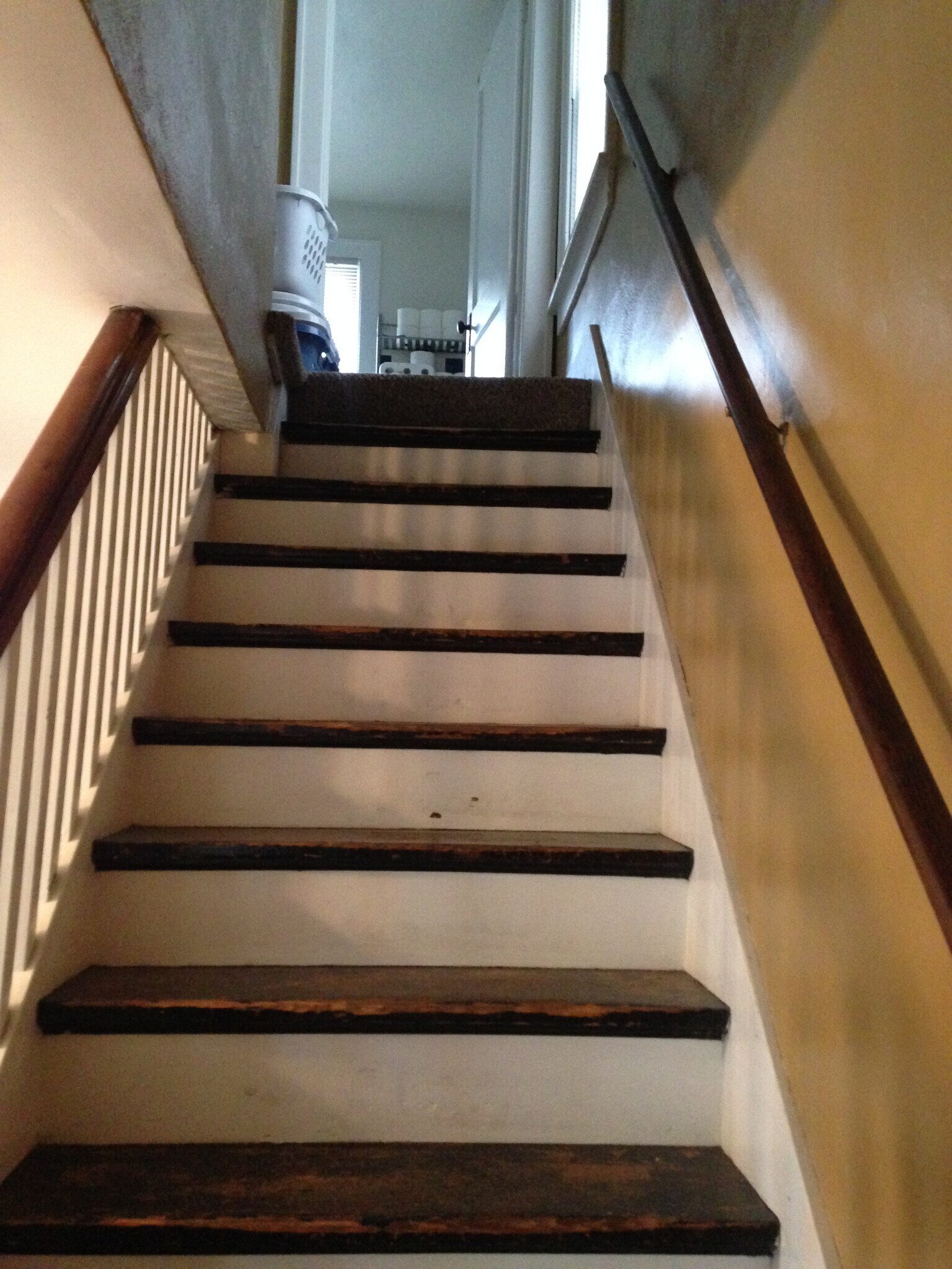 Building Photo - 147 James Ave