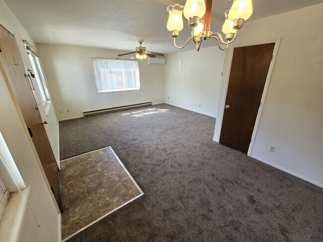 Building Photo - 1704 Erin Ct