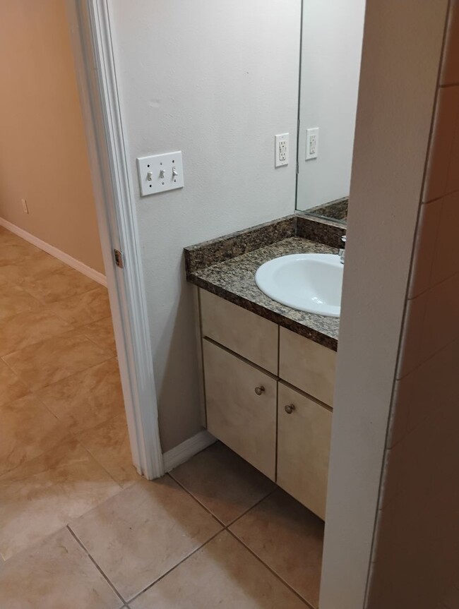Building Photo - 3/2 Duplex