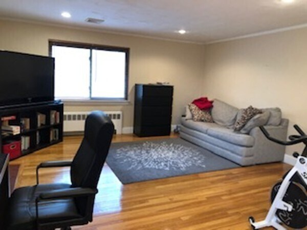 Building Photo - 9 Reservoir Rd