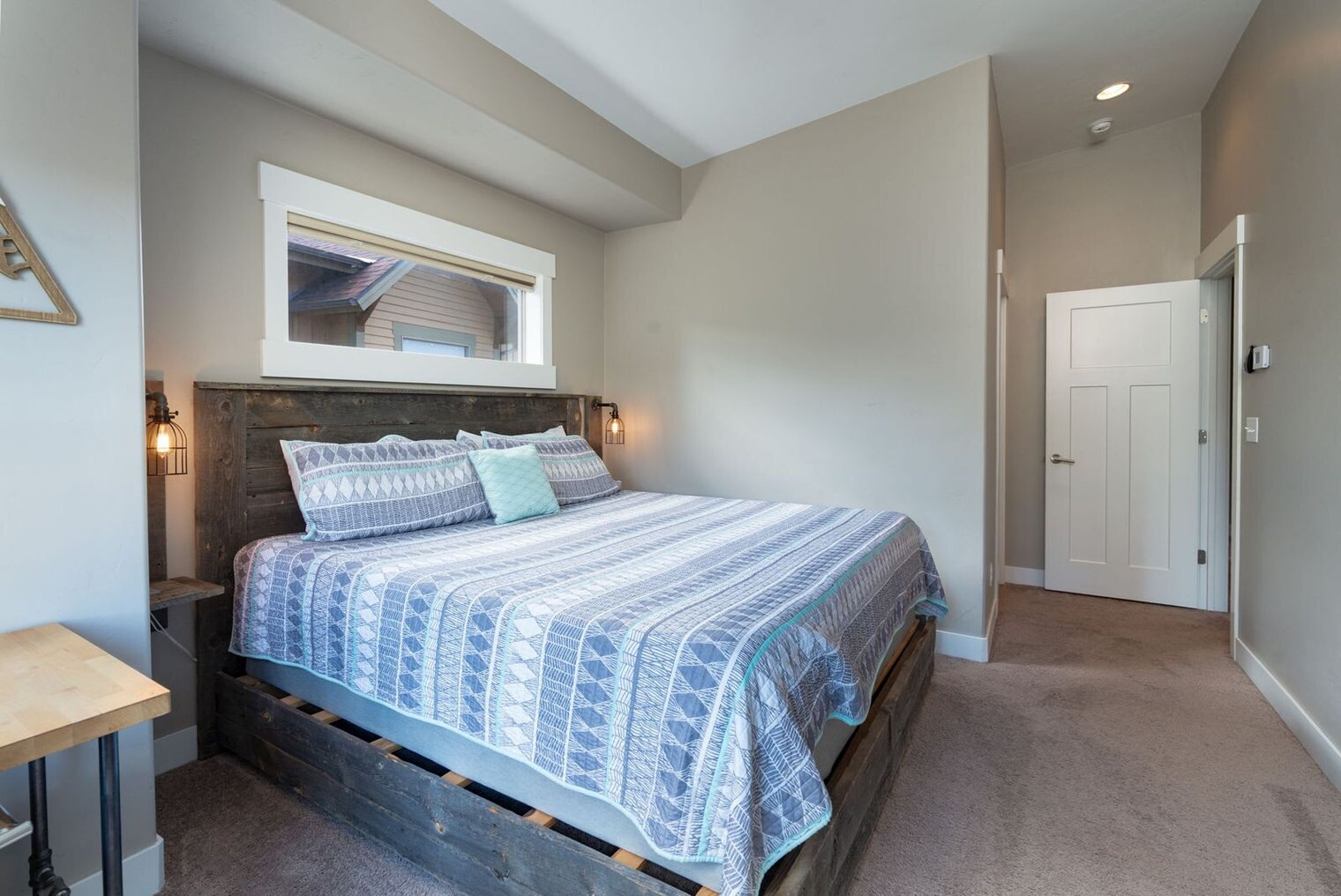 Building Photo - 278 Mountain Willow Dr