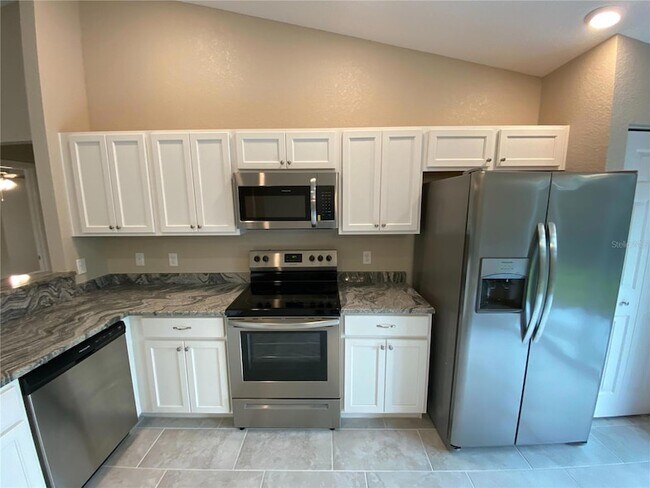 Building Photo - 3011 SW 140th Loop