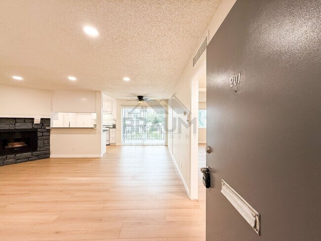 Building Photo - 13347 Victory Blvd