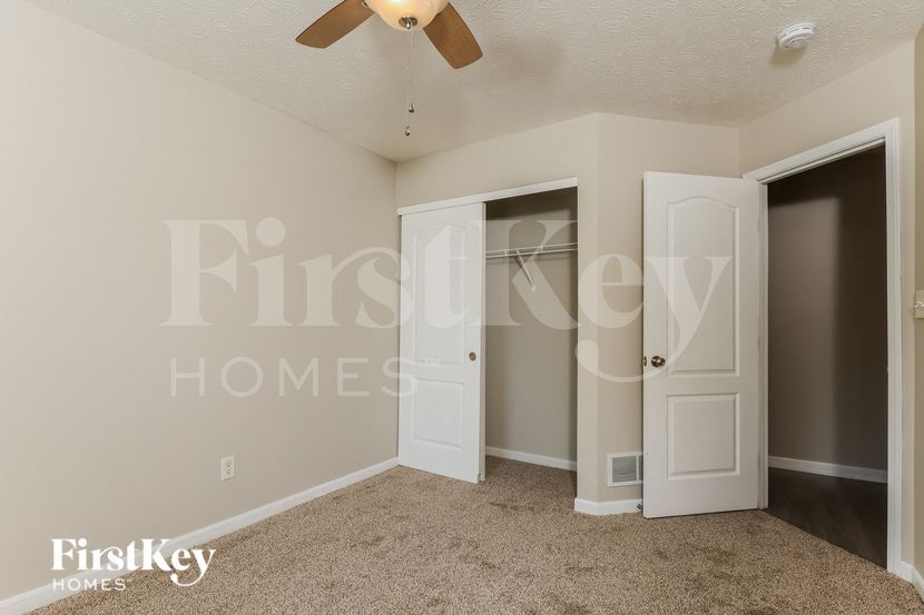 Building Photo - 160 Cambridge Dr