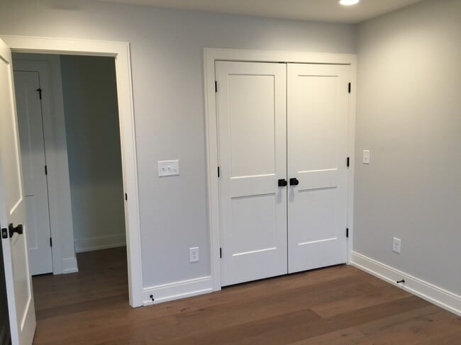 Building Photo - 1207 Sweetbriar Ave