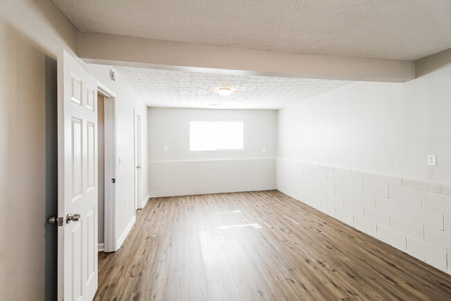 Building Photo - 3 Bedroom Split Level Atlanta Home