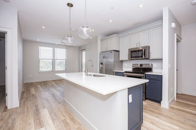 Building Photo - 2501 Bienville Blvd