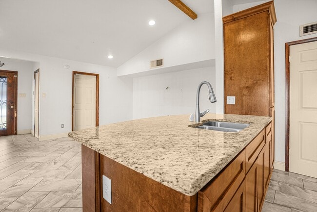 Building Photo - 5609 Hollow Pines Dr