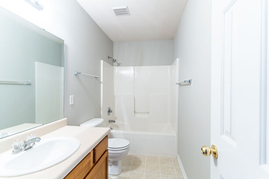 Building Photo - 1051 Blane Dr