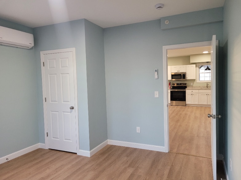 Building Photo - 13 Myrtle St