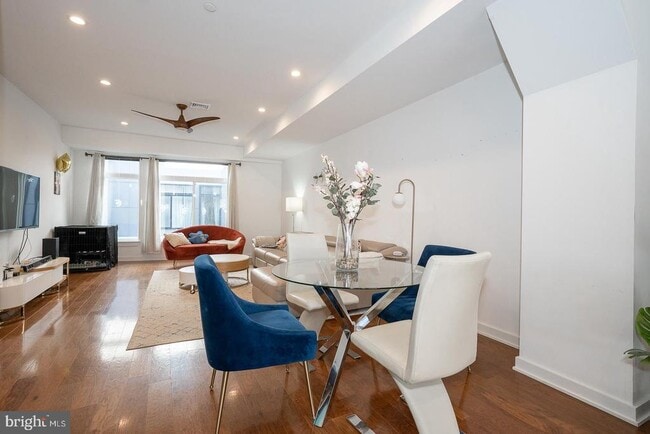 Building Photo - 1326 N Mascher St