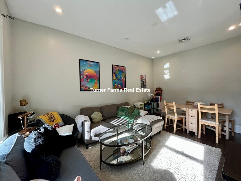 Building Photo - 1520 Tremont St