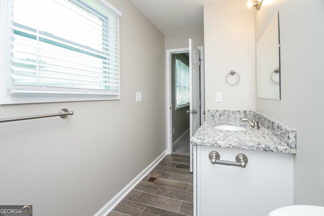 Building Photo - 2498 Winding Creek Dr