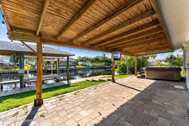 Building Photo - 445 Diana Blvd