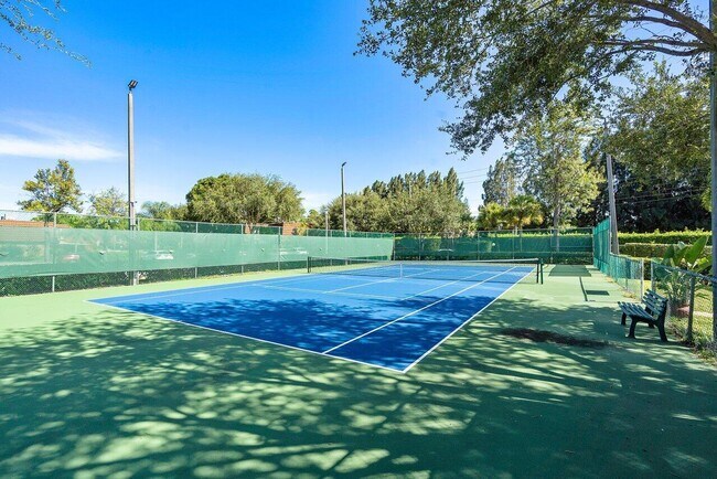 Building Photo - 1765 San Jose Dr