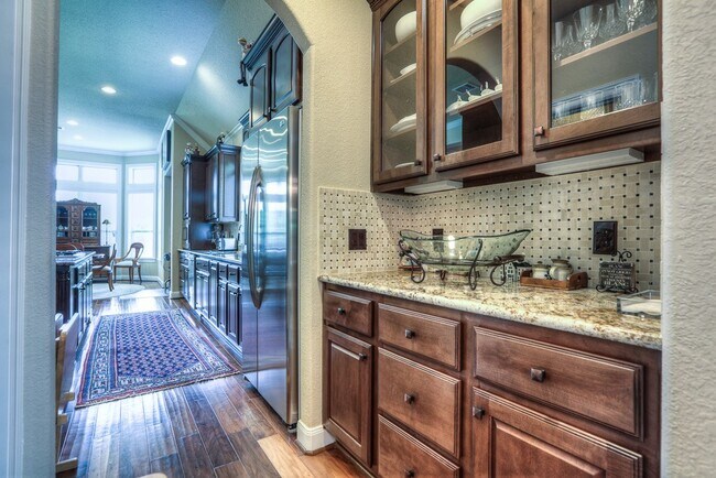 Building Photo - 154 W Hullwood Ct