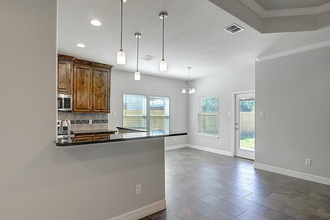 Building Photo - 7522 Sable Creek Dr