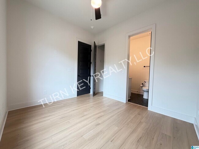 Building Photo - 1194 Windsor Sq