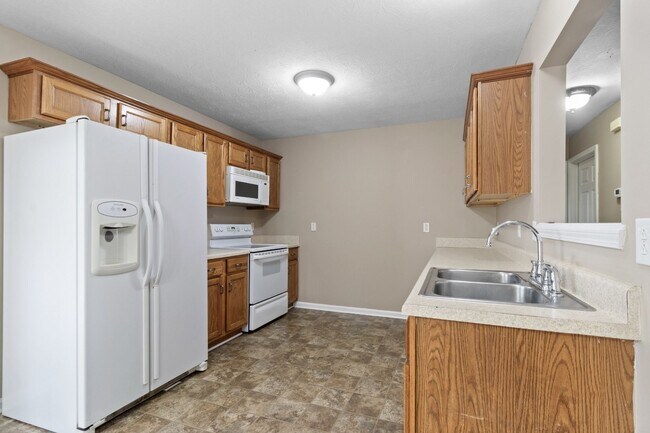 Building Photo - 1566 Autumn Dr