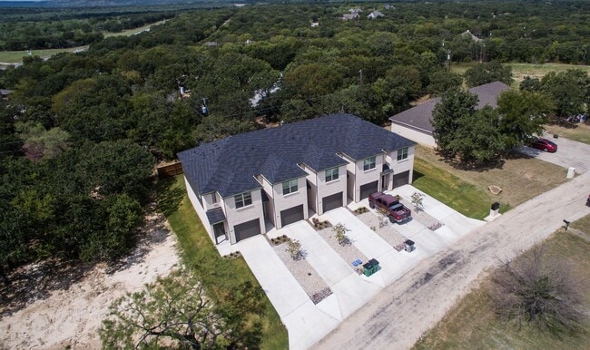 Building Photo - 1218 Chestnut Ct