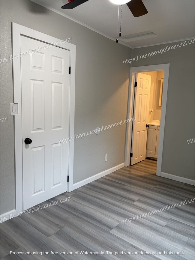 Building Photo - Duplex - Front Nice Home For Rent